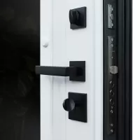 Входная дверь Titanium с окном и английской решеткой (терморазрыв 3к)