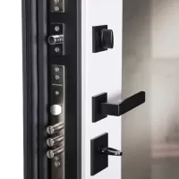 Входная дверь Вертикаль с зеркалом